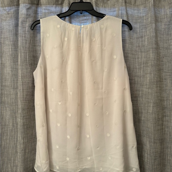 Sleeveless cream shell top with polka dots, Loft plus, size 20 - Picture 3 of 4
